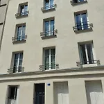 A 3 Min Du Metro Place De Clichy דירה