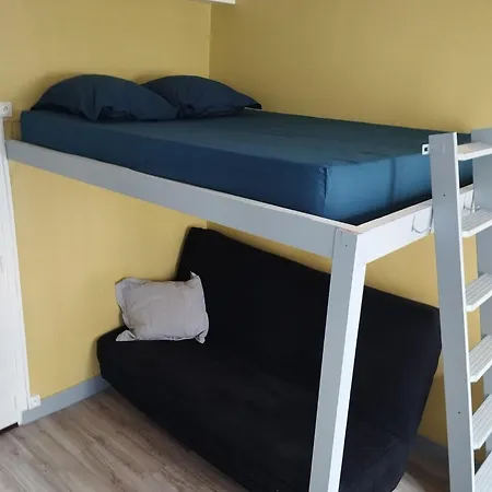 A Place De Clichy Apartment *