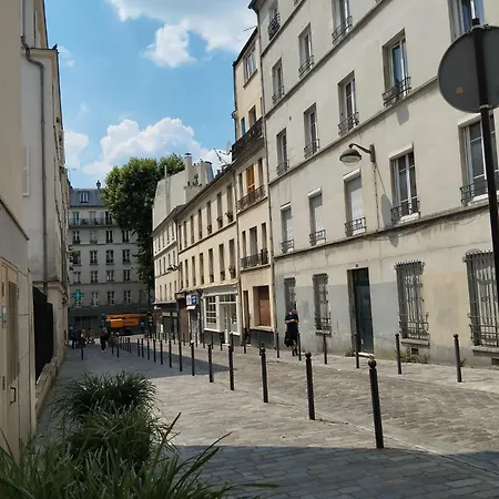 A 3 Min Du Metro Place De Clichy شقة