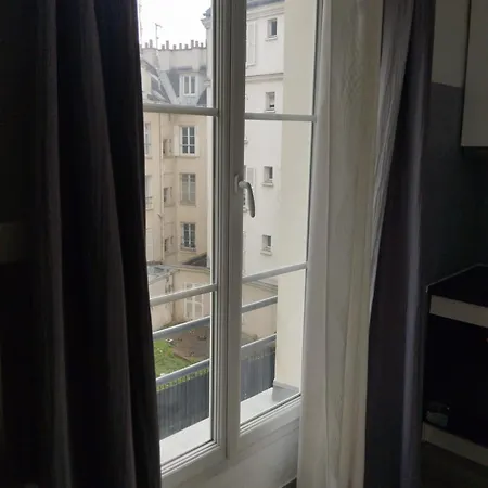 A Place De Clichy Apartment Paris