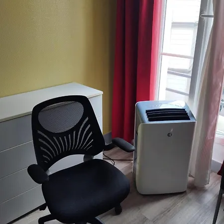 A Place De Clichy Apartment Paris