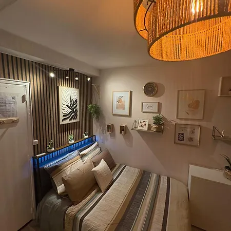 A 3 Min Du Metro Place De Clichy Апартаменты