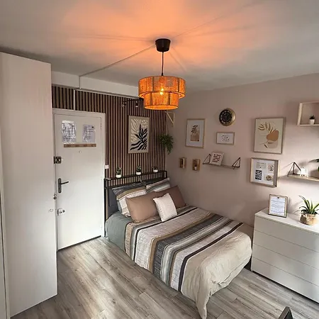 Apartman A 3 Min Du Metro Place De Clichy Párizs