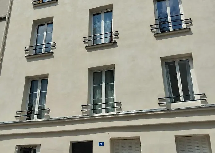 A 3 Min Du Metro Place De Clichy דירה