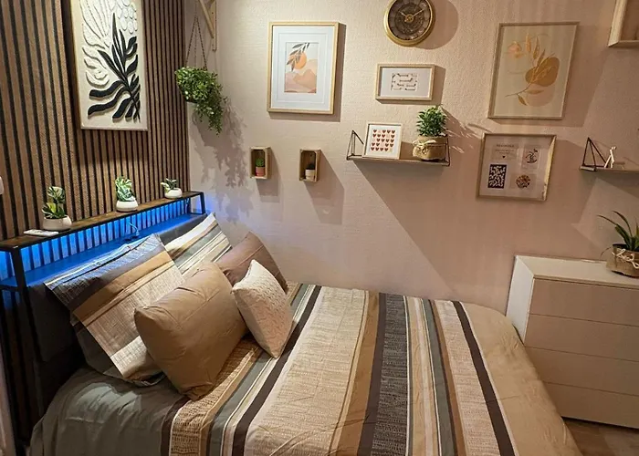 A 3 Min Du Metro Place De Clichy דירה *