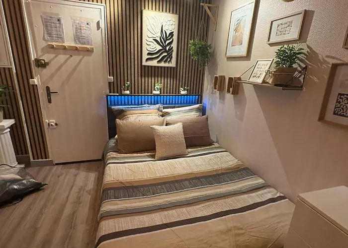 A 3 Min Du Metro Place De Clichy * פריז