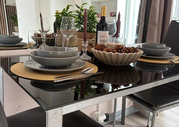 A 3 Min Du Metro Place De Clichy *