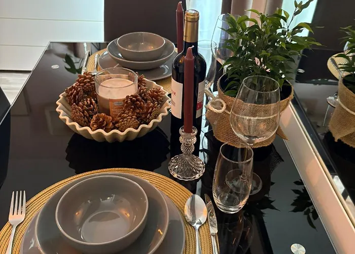 A 3 Min Du Metro Place De Clichy