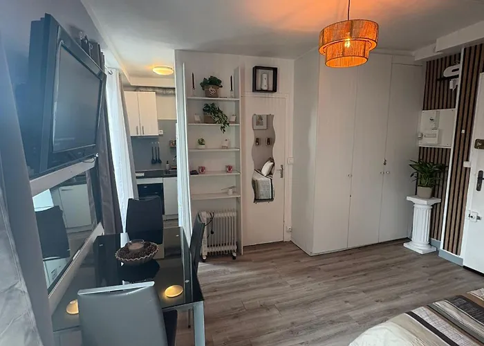 A 3 Min Du Metro Place De Clichy * פריז