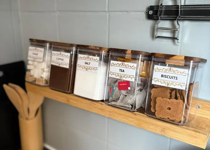 A 3 Min Du Metro Place De Clichy