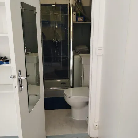 Daire Studio Charmant A 3 Min Du Metro Place De Clichy
