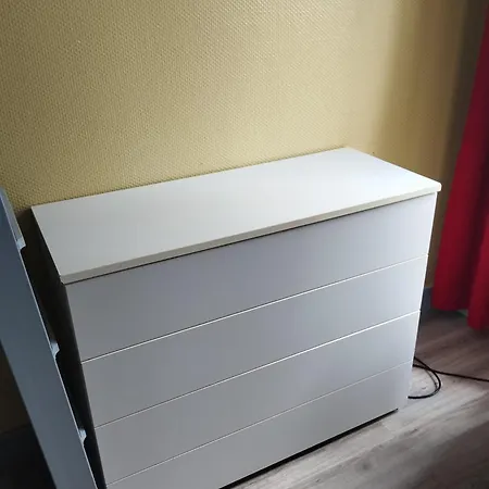 A 3 Min Du Metro Place De Clichy