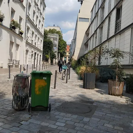 A 3 Min Du Metro Place De Clichy *