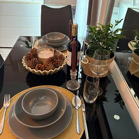 A 3 Min Du Metro Place De Clichy